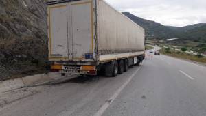  Menemen'de trafik kazası :2 yaralı