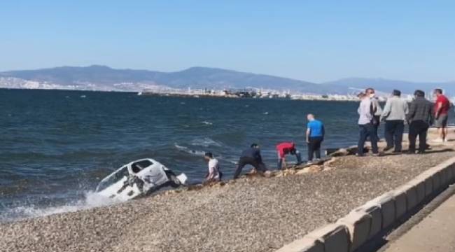 Takla atan otomobil denize düştü: 3 yaralı