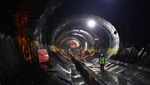 Üçkuyular-Narlıdere metrosu için 75 milyon avroluk imza atıldı