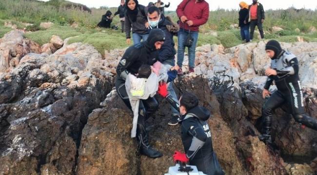 Yunanların ölüme terk ettiği göçmenleri Türk Sahil Güvenlik ekibi kurtardı