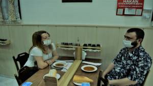  Aliağa'daki lokantada ilginç korona önlemi 