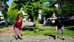 Bornova'da Kadınlara Yönelık Spor Kursları Açık Alanlara Taşındı