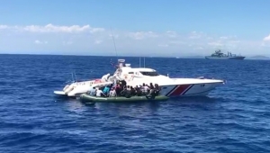 Dikili'de 56 sığınmacı kurtarıldı