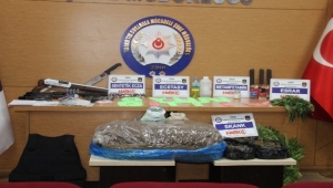 İzmir'deki dev uyuşturucu çetesi operasyonuna 800 polis katıldı