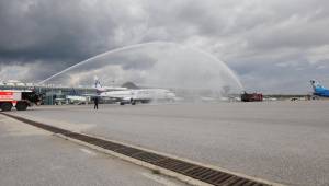SunExpress, İzmir'den uçuş düzenleyen ilk havayolu oldu