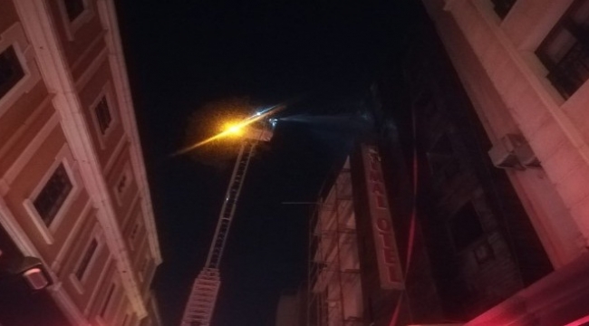 5 katlı otelde yangın çıktı