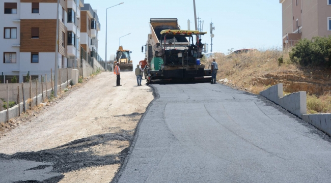 Aliağa'da asfaltlama çalışmaları tüm hızıyla sürüyor