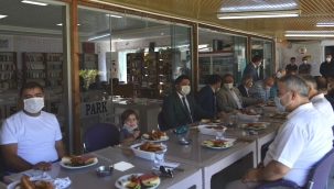 Aliağa'da protokol bayramlaştı