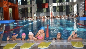 Aliağa Gençlik Merkezi'nde Havuz, Spor Salonu ve Nadir Nadi Kütüphanesi'nin çalışma saatleri düzenlendi