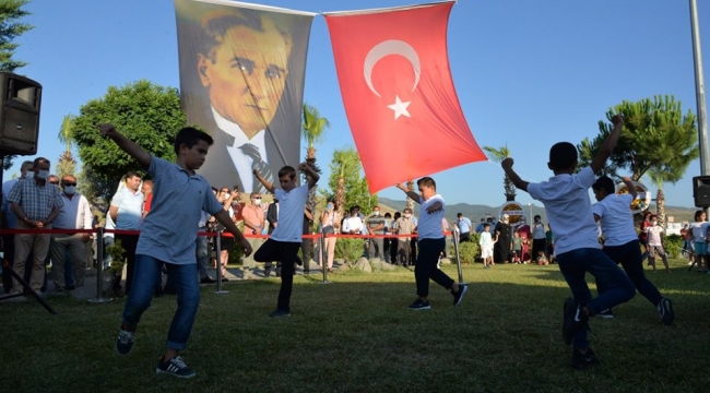 Başkan Aksoy: "Çocuklarımız silah değil oyuncak tutsunlar"