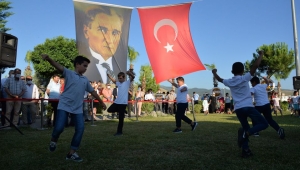 Başkan Aksoy: "Çocuklarımız silah değil oyuncak tutsunlar"