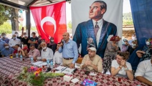 Başkan Soyer Menderes'ten üreticilere seslendi: "Şart olsun ki döktüğünüz ter karşılıksız kalmayacak"