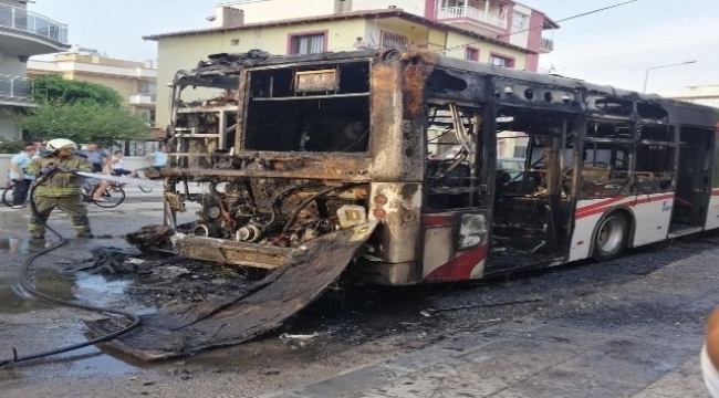 Belediye otobüse alev alev yandı