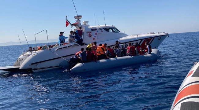 Dikili'de Türk Kara sularına geri itilen 44 sığınmacı kurtarıldı