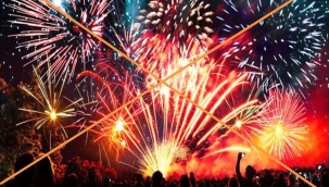 İzmir artık havai fişek gösterisi yapmayacak