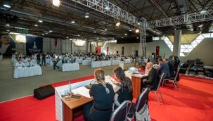 İzmir Büyükşehir Belediye Meclisi pandemi sonrası ilk kez toplandı