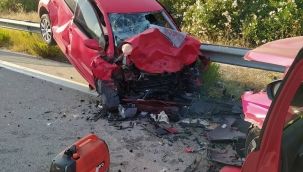 İzmir-Çeşme otoyolunda kaza: 1 ölü, 1 yaralı