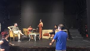 İzmir Devlet Tiyatrosu seyircisine 'merhaba' demeye hazırlanıyor