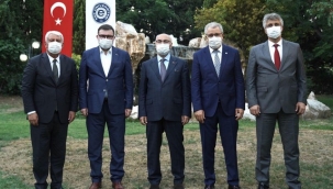 İzmir'in kanaat önderleri Ege Üniversitesinde buluştu