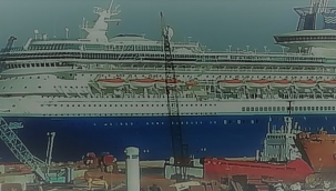 Monarch ve Sovereign gemileri söküm için Aliağa'ya geldi