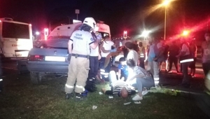 otomobil ile belediye otobüsü çarpıştı, 6 kişi yaralandı