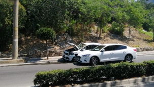 Aliağa'da Trafik kazası ; 2 kişi yaralandı