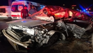 Çiğli'de Feci Trafik kazası : 1'i ağır, 3 yaralı