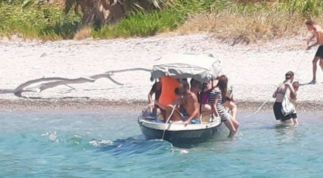 Foça'da 4 kişiye mezar olan tekne bulundu