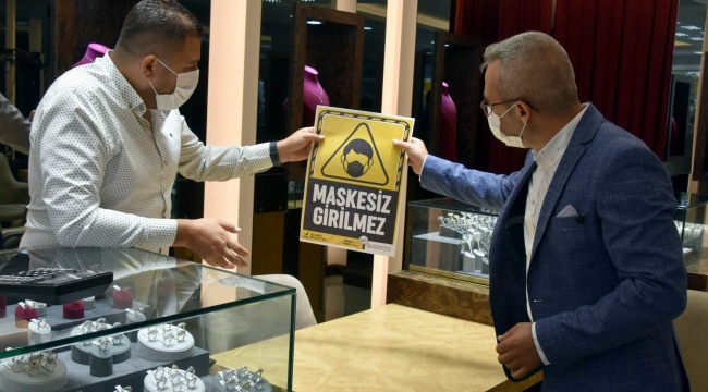  Aliağa Belediyesi Zabıtası'ndan Maske Ve Sosyal Mesafe Hatırlatması