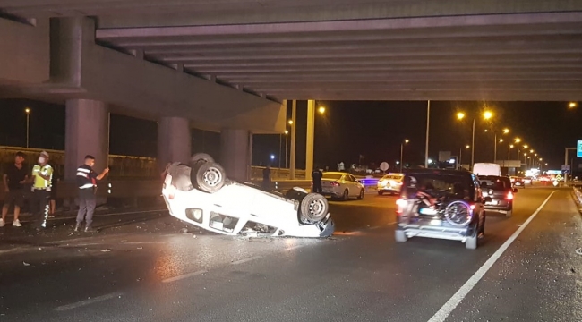 Aliağa'da  trafik kazası :  üç  kişi yaralandı