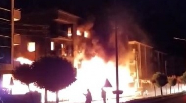 Bayındır ilçesinde 5 katlı bir apartmanda yangın