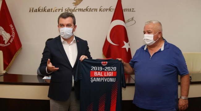 Bergama Belediyespor'un olağanüstü kongresi yapıldı