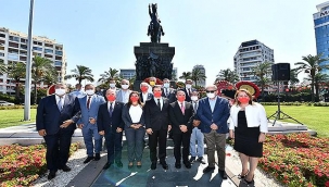 CHP İzmir İl Başkanlığı İzmir'in kurtuluşunun 98'inci yıldönümünü kutladı