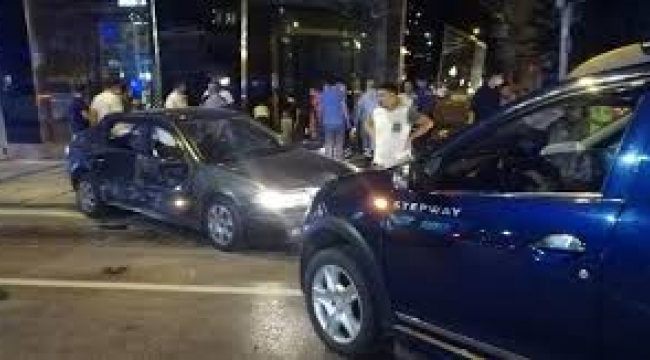 Konak'da trafik kazası:4 yaralı
