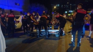 Ters yönden gelen otomobil, önce Yunus ekiplerine ardından 2 araca daha çarptı: 4 yaralı