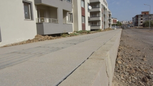 Yeni Mahalle'de Yepyeni Kaldırımlar