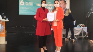 AK Parti Aliağa Kadın Kolları Başkanı Şule Akman Yıldırım yeniden seçildi. Başkan Akman : " Bu davayı makam mevki için sevmedik. "