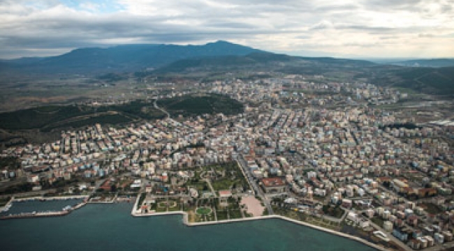  Aliağa'da  sokak 'da oynayan çocuklara  cinsel organını gösterdi!  