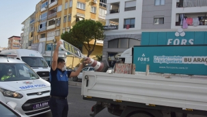  Aliağa Zabıta Ekipleri'nden Kaldırım İşgali Denetimi