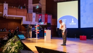 Başkan Tunç Soyer 18 ayda neler yapıldığını anlattı