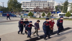 Bin adet uyuşturucu hap ile yakalandılar