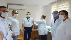 Çin'den getirilen Covid-19 aşısı İzmir'de uygulanmaya başlandı