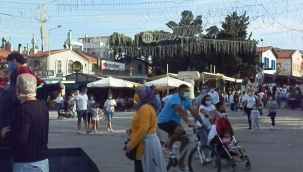 Foça'da Yaz Kalabalığı 