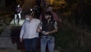 Kuzeninin tüfek ve bıçakla yaraladı; ardından duş aldı