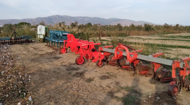 Menemen'de çalınan tarım aletleri çiftçilere teslim edildi