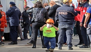 98 santim boyu ile arama kurtarma ekibine katıldı