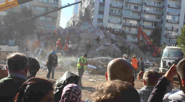 AK Parti İzmir'den Depremzedelere Psikolojik Destek