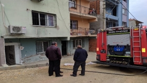 Alevlerden kaçmak için balkondan atladı