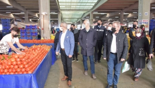 Aliağa'da Pazar Yerleri'nde Koronavirüse Geçit Yok