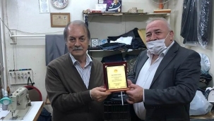 Aliağa Esnaf ve Sanatkarlar Odası'ndan 50 yıllık emeğe şükran plaketi